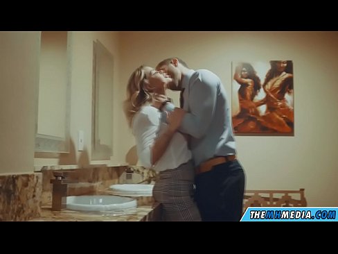 ❤️ Meta blonda busty seduces f'kamra tal-banju pubbliku ️ Porno vk f'mt.ph-vassena.ru ❌️